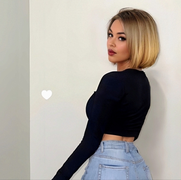 Meet your Posher, Rihanna - Picture 2 of 2